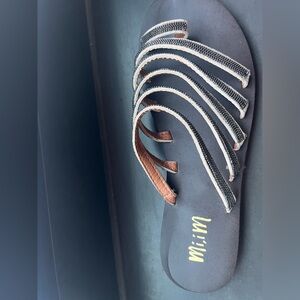 Brown flat Sandal Size 6.5